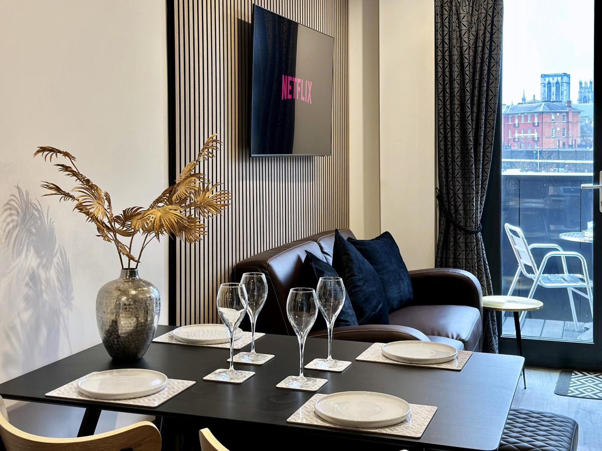 38 With Minster Views, Parking And Gym *