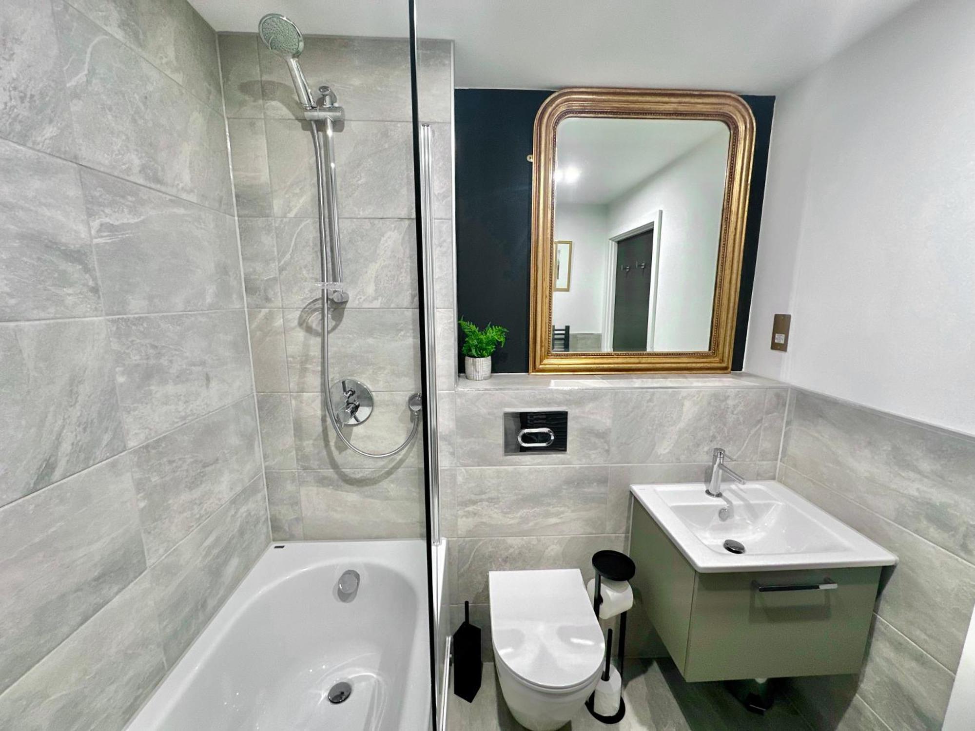 Apartment 38 With Minster Views, Parking And Gym York