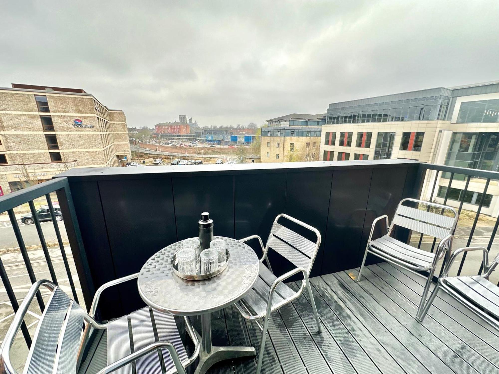38 With Minster Views, Parking And Gym York
