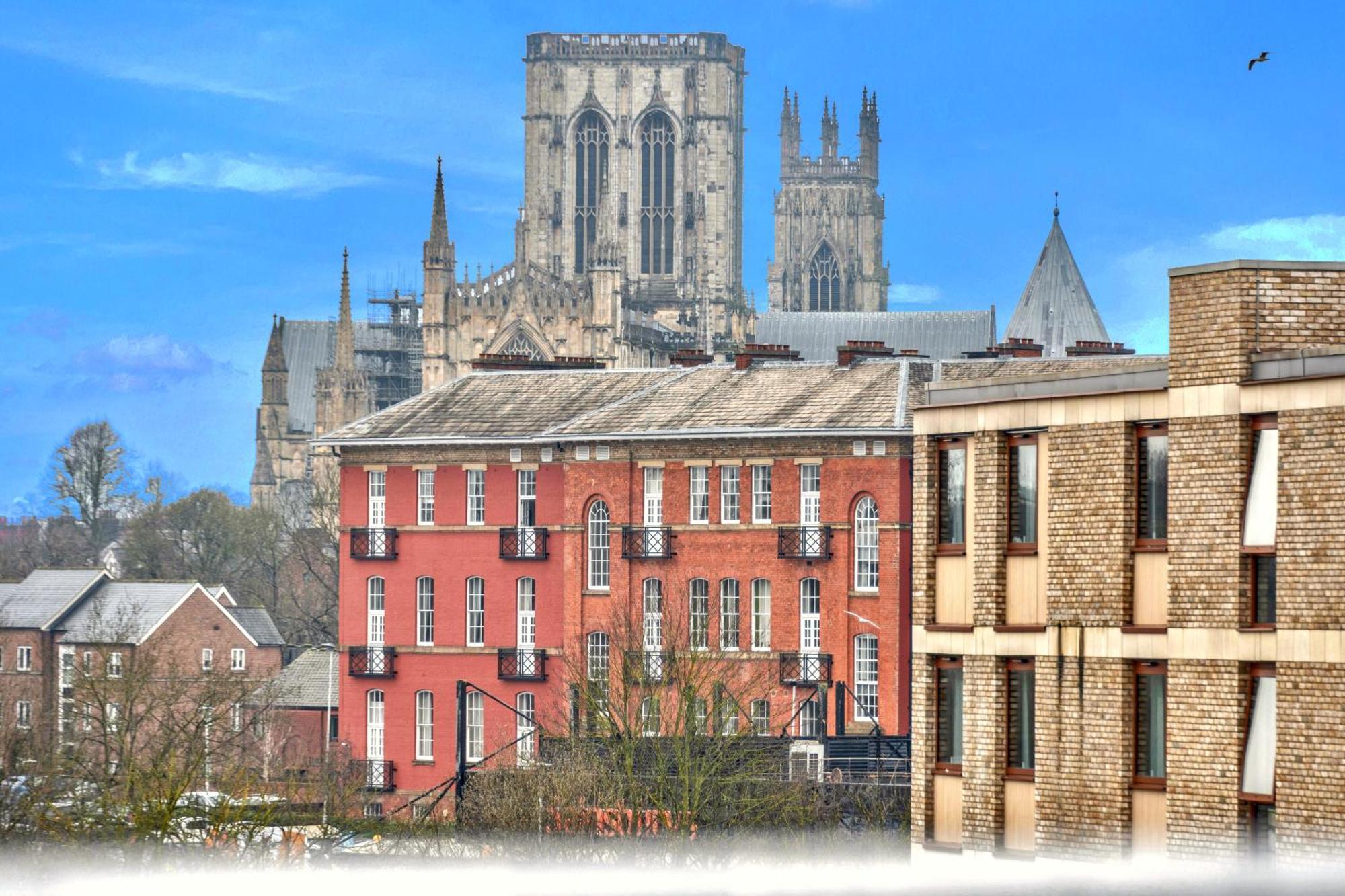 38 With Minster Views, Parking And Gym Apartment